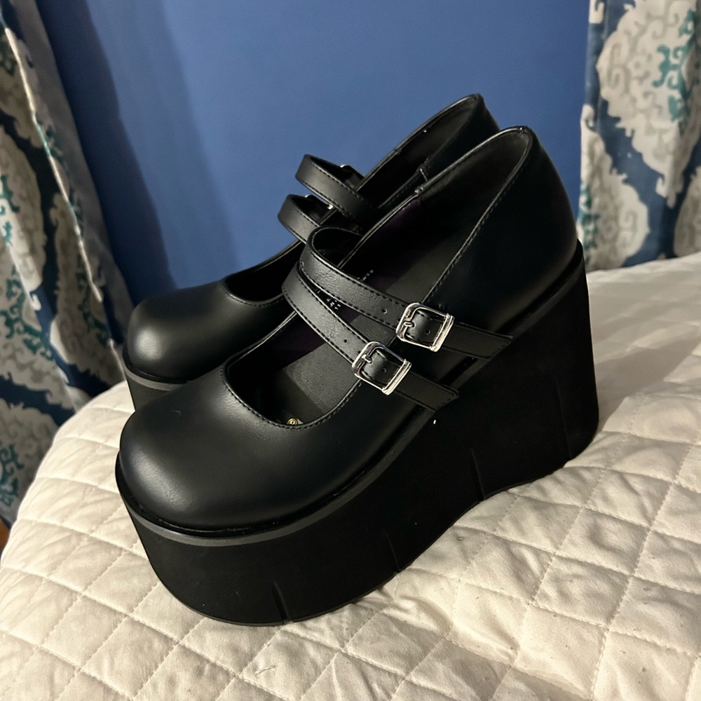Demonia Kera Platforms
